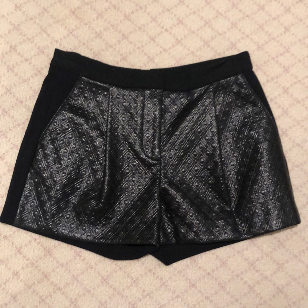 Tibi Leather printed shorts - Size 2.